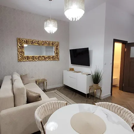 Jaracza 28/7 アパート